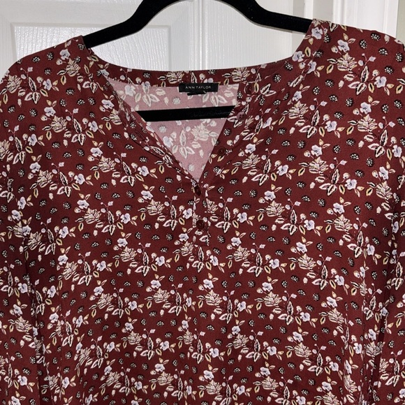 Ann Taylor beautiful blouse with cute balloon sleeves. Size XS. EUC. - Picture 3 of 6